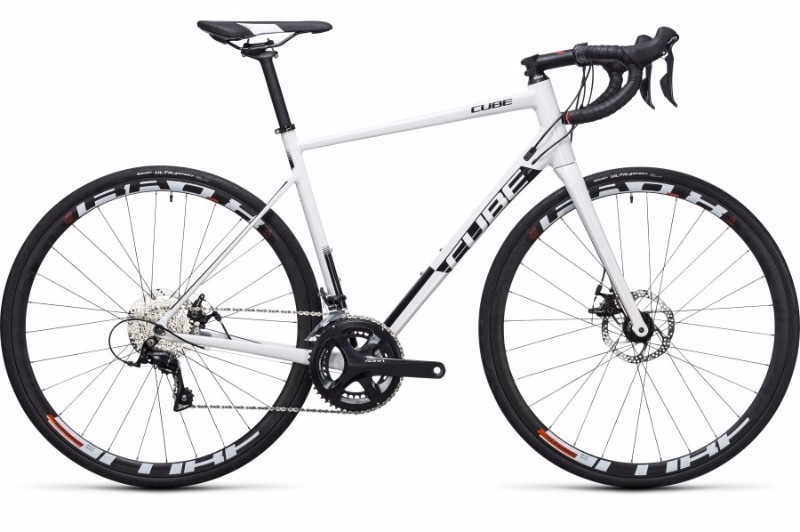 Vélo de Course CUBE attain Pro Disc Vélo de Course CUBE attain Pro Disc