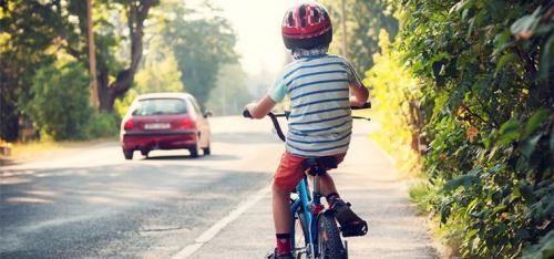A vélo, le casque obligatoire pour les moins de 12 ans